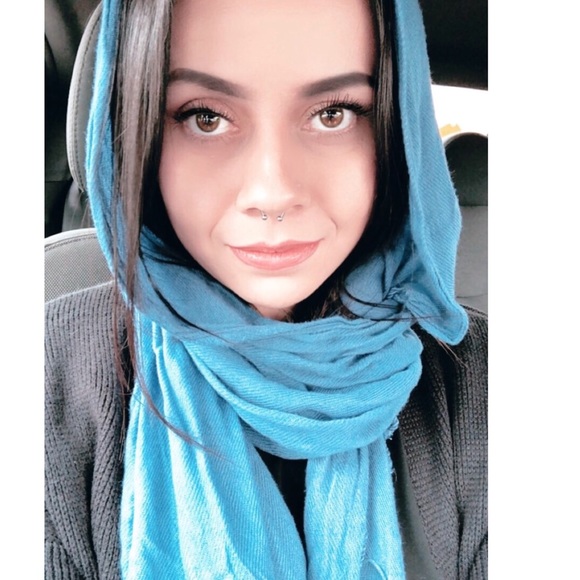 Meet your Posher, Lorena - Picture 1 of 1